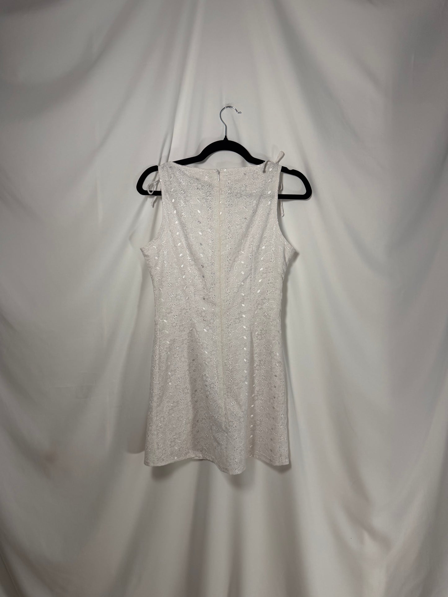1990's Eyelet Boatneck Bow Detail Mini Shift Dress- Size 2/4
