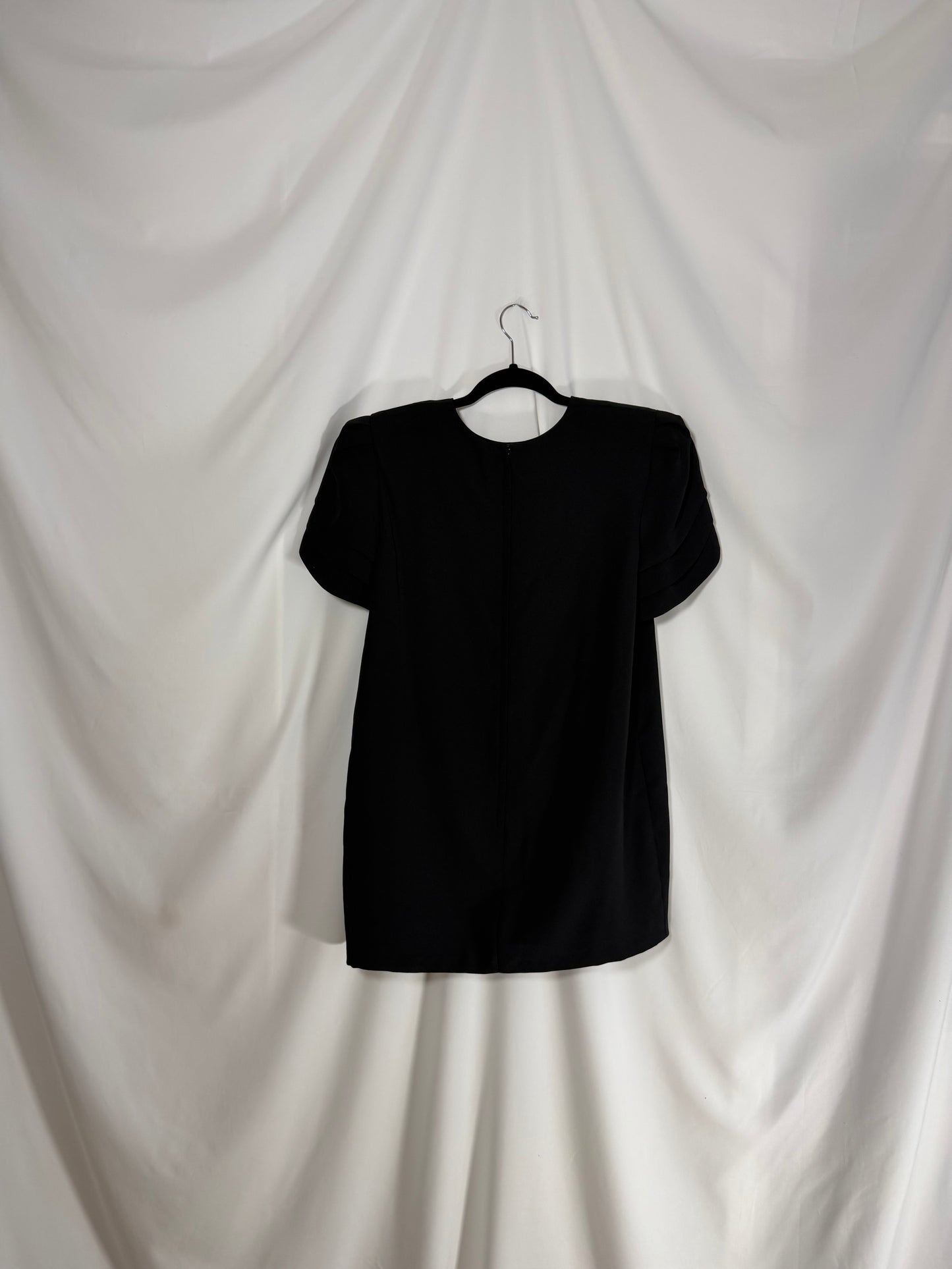 1980's Scallop Sleeve Shift LBD Mini- Size 10