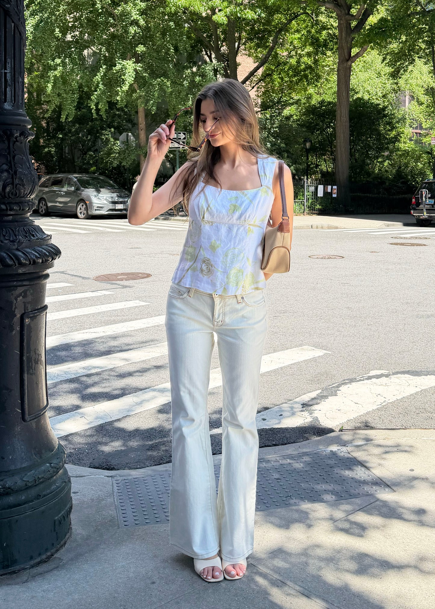 Y2K Low Rise White Jeans W Contrast Stitching- Size 7/S