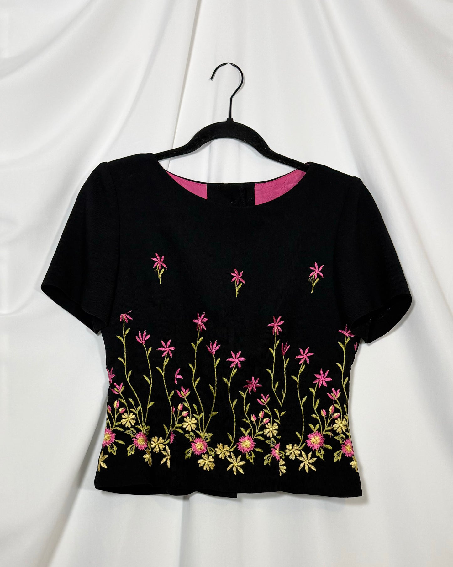 2000's Floral Shell Button Back Top- size S