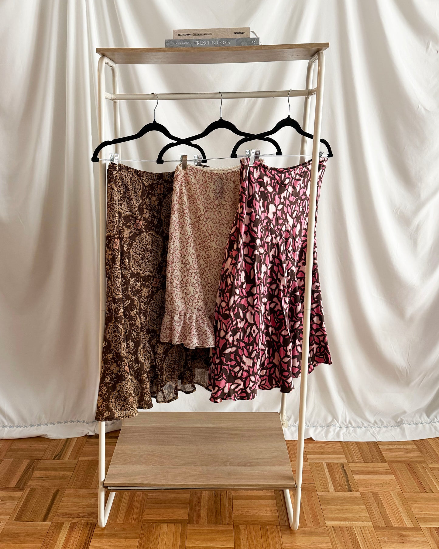 2,000's 100% Silk Bias Cut Midi Skirt- Size L/XL