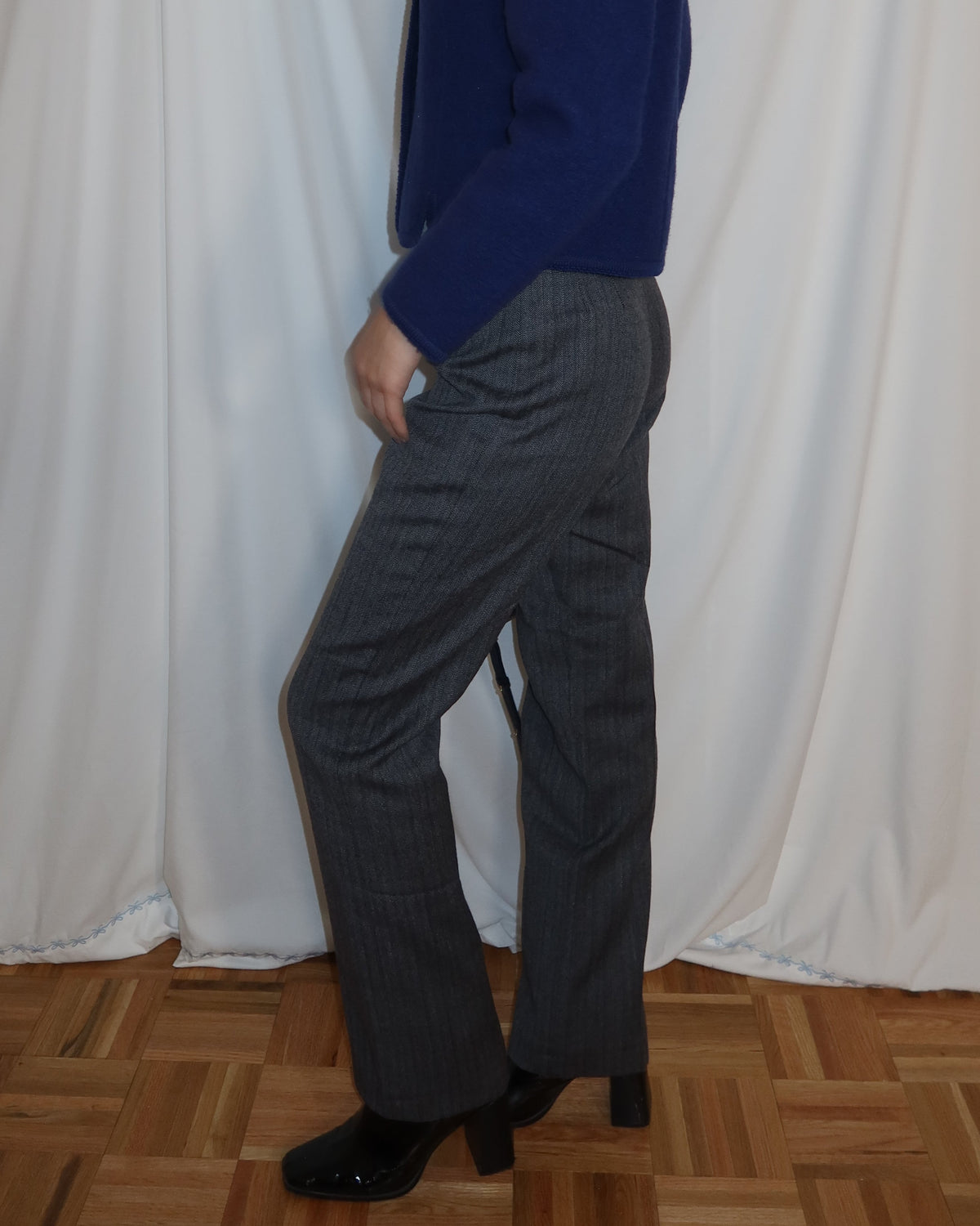 Vintage 1990’s 100% Wool Herringbone Straight Leg Trousers- Size 4