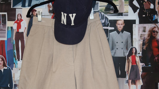 Vintage 1990’s Tan Corduroy Pleated Bermuda Shorts- Size 0/2P
