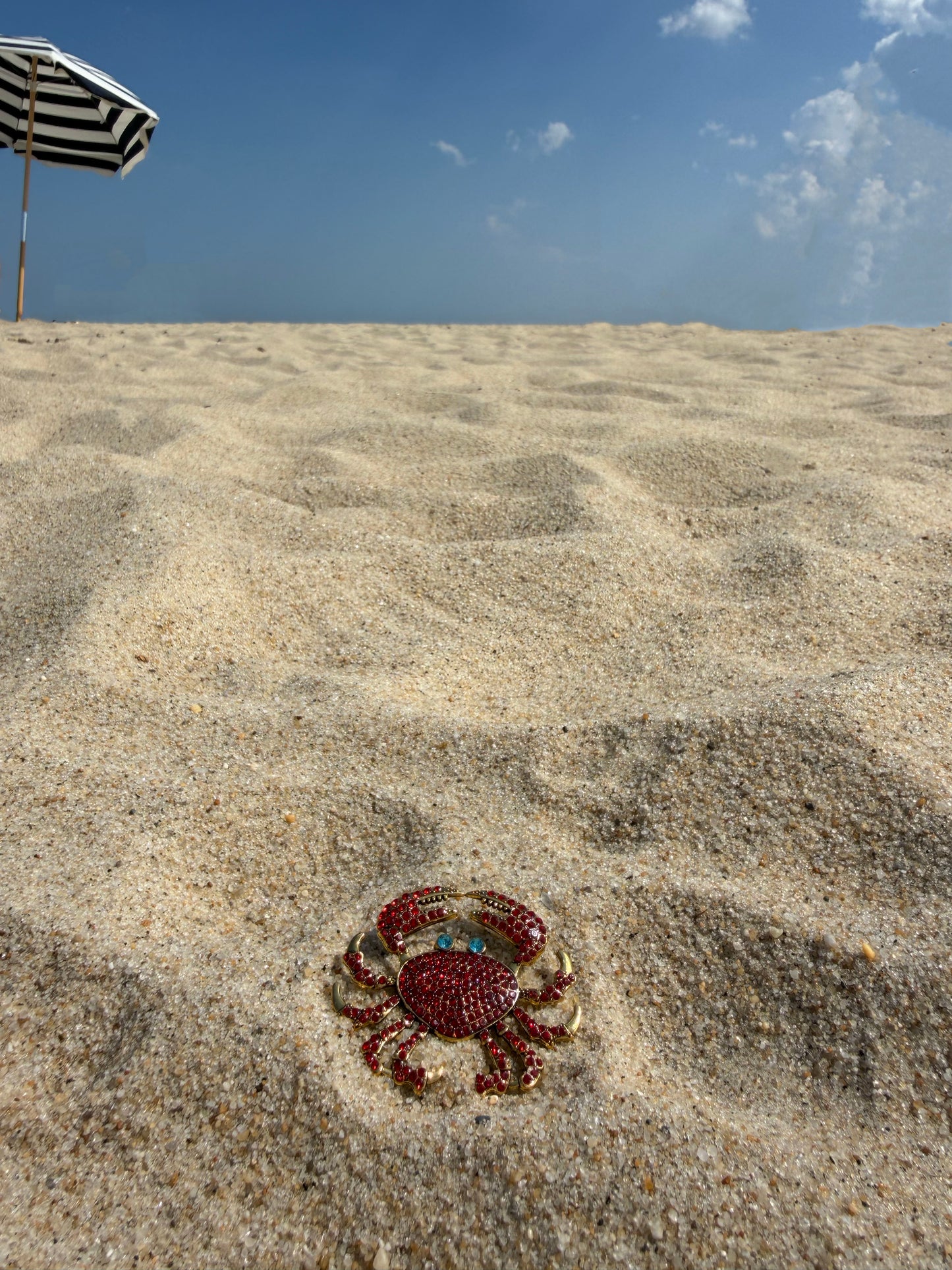 Adorable Crab Rhinestone Broach
