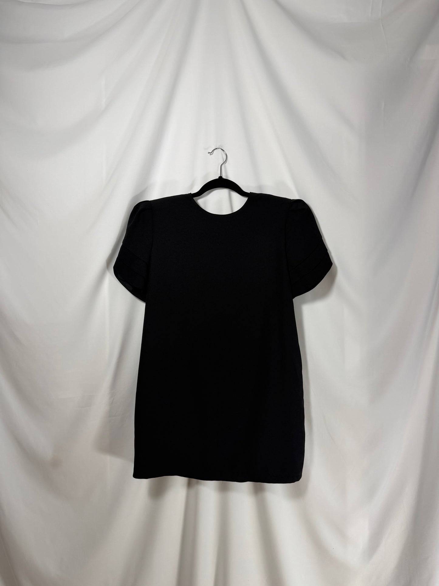 1980's Scallop Sleeve Shift LBD Mini- Size 10