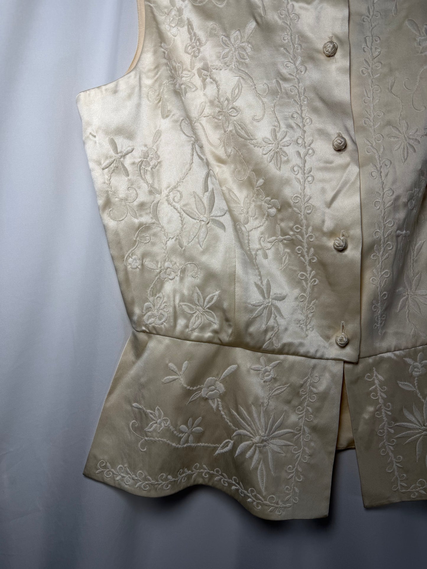 1990's 100% Silk Mandarin Collar Embroidered Vest/Top- Size 14 or M/L