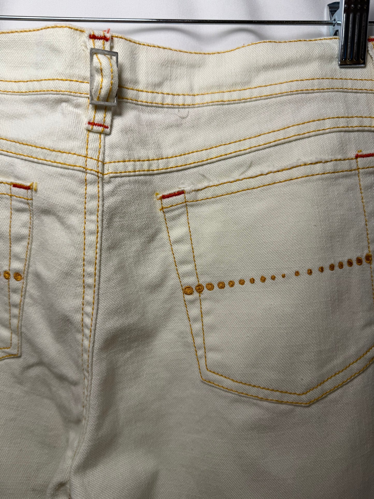Y2K Low Rise White Jeans W Contrast Stitching- Size 7/S