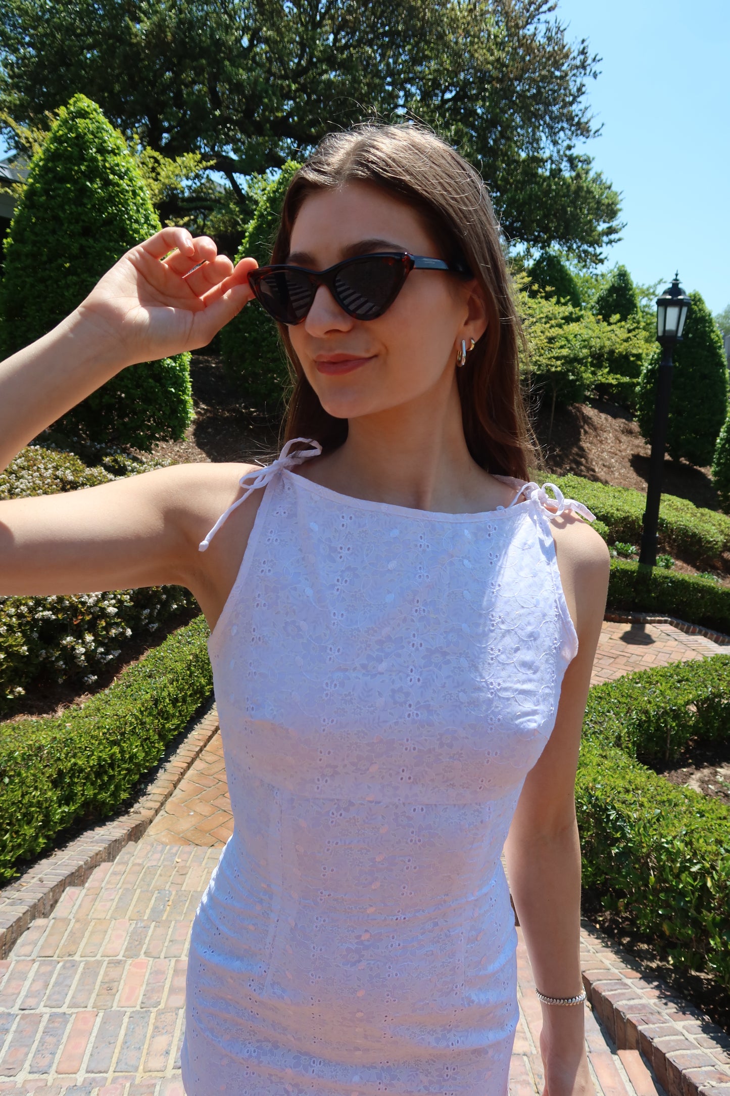 1990's Eyelet Boatneck Bow Detail Mini Shift Dress- Size 2/4