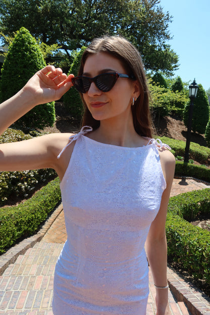 1990's Eyelet Boatneck Bow Detail Mini Shift Dress- Size 2/4
